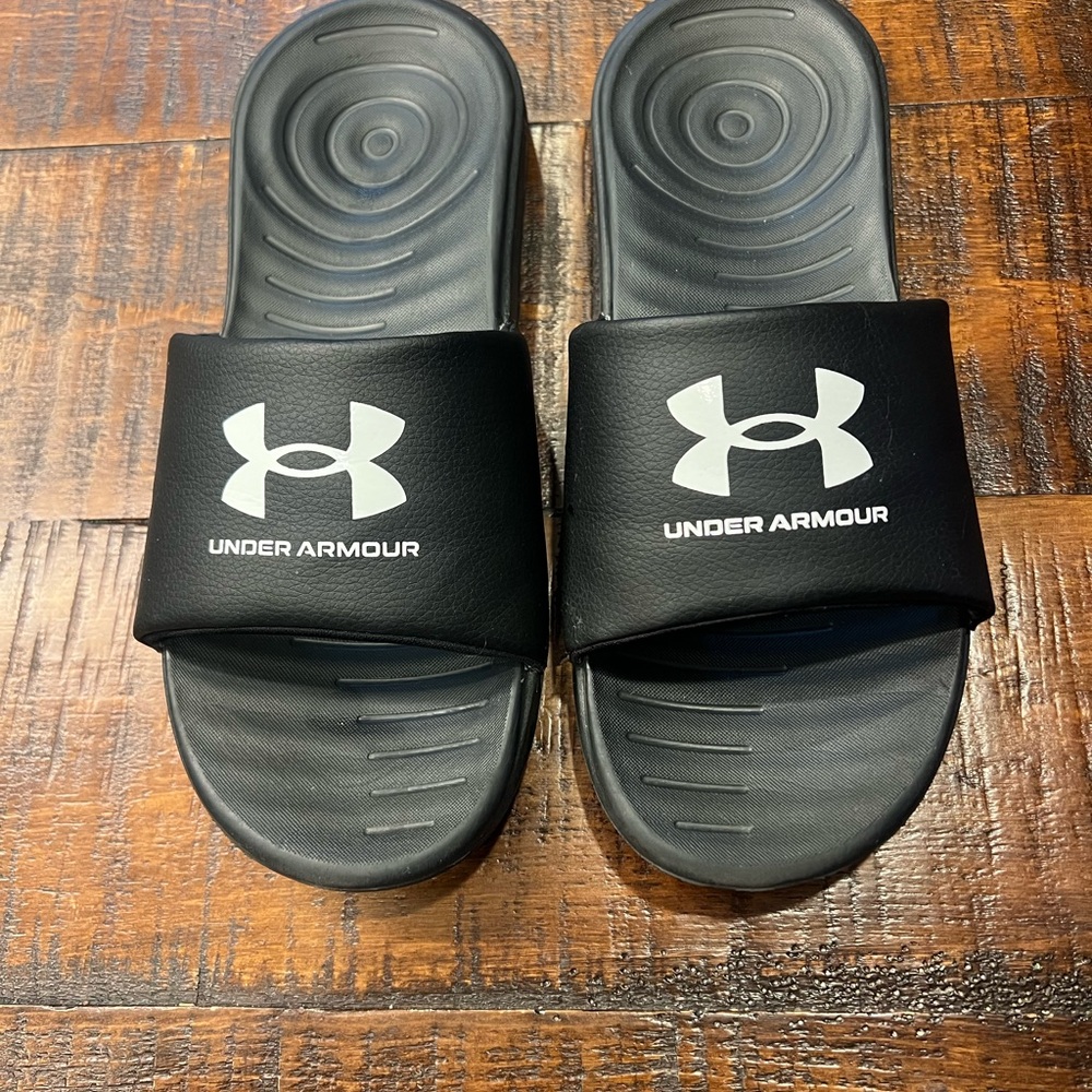 Under Armour Slides Women’s 9